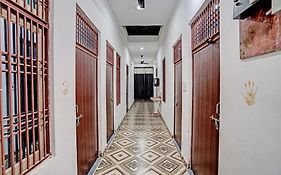 Oyo Double Ss Hotel  3*